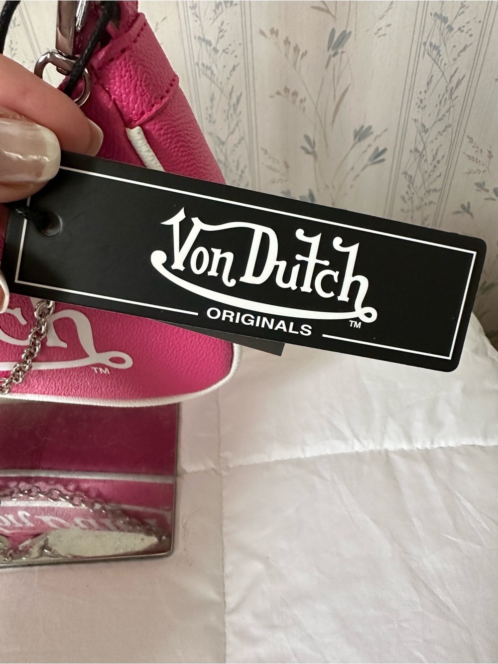 Von Dutch Hot Pink Logo Mini Shoulder Bag - Picture 9 of 10